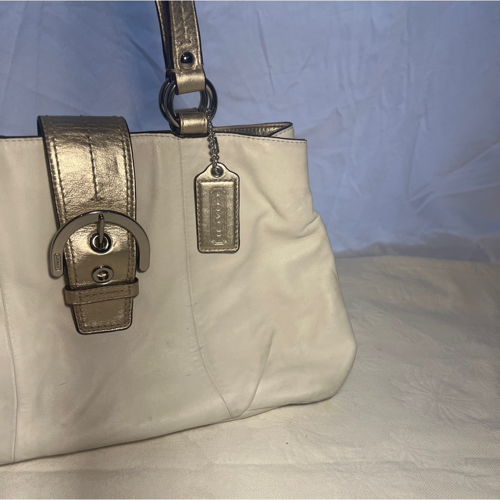White Coach shoulder bag. Leather. - Picture 3 of 5
